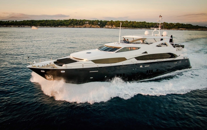  | Sunseeker Black & White