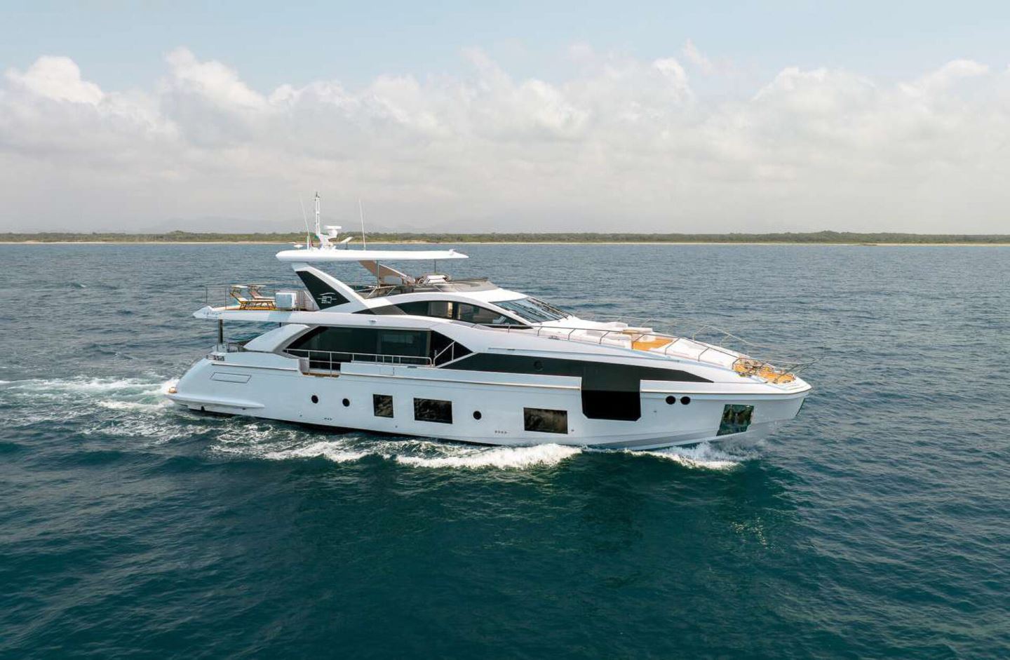 West Nautical welcome M/Y Vesta, 2023 Azimut 27 Grande to their Central Agency Charter Fleet.