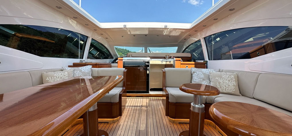 Elton II Main Deck