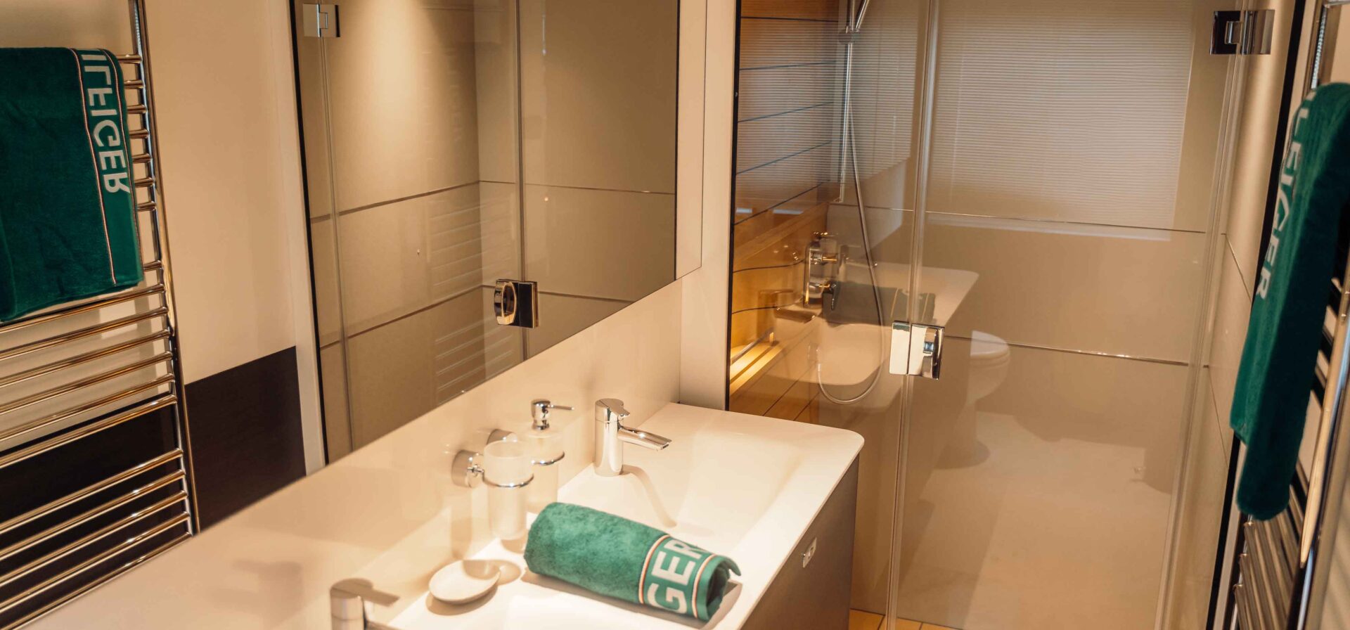 Motor Yacht Chase for Sale