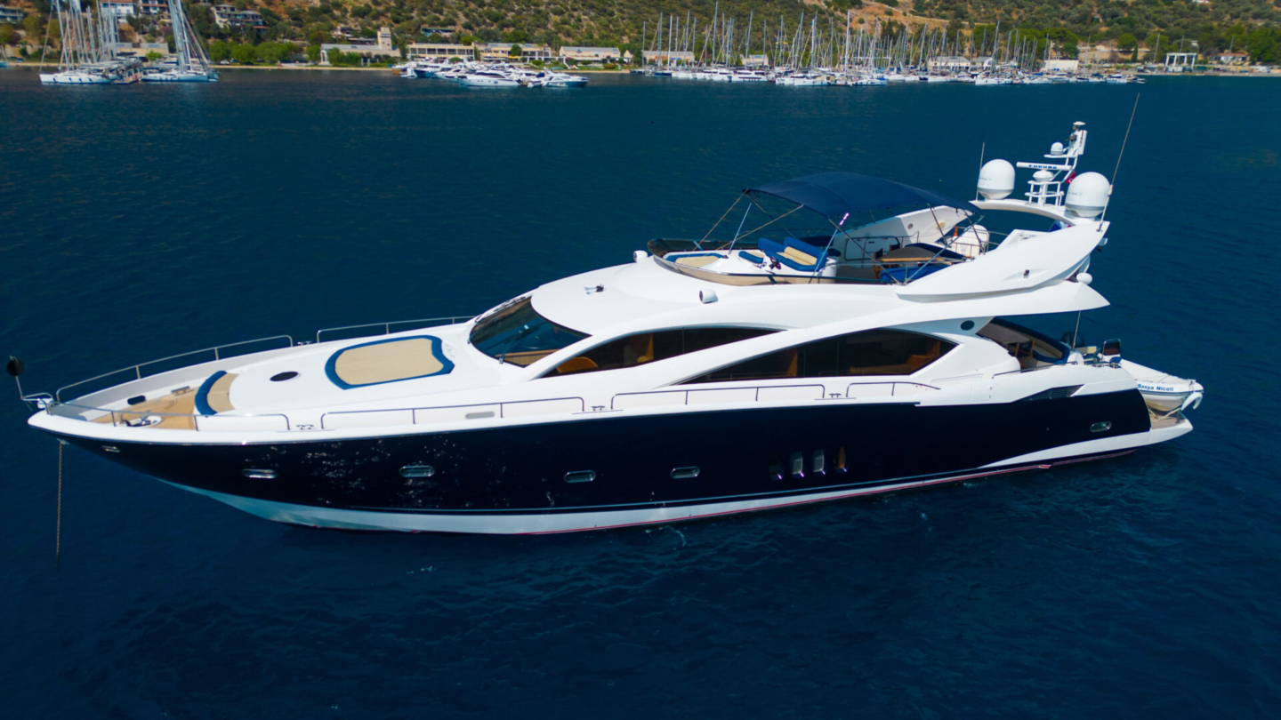 Basya Nicoli – Sunseeker 82Y